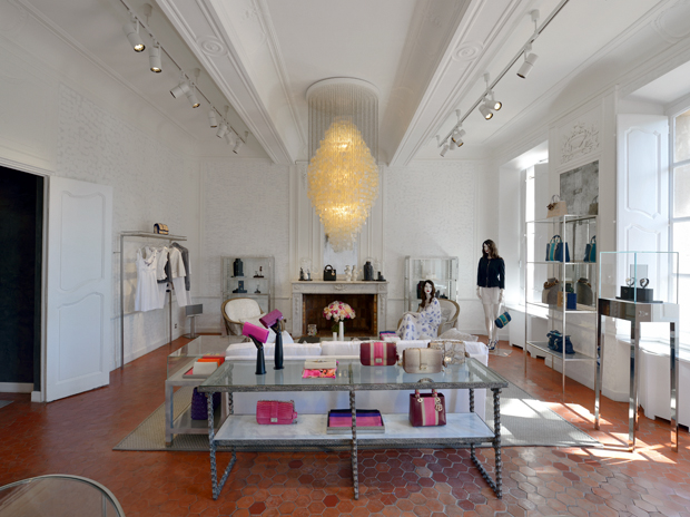 Dior boutique Saint Tropez 18th century building: http